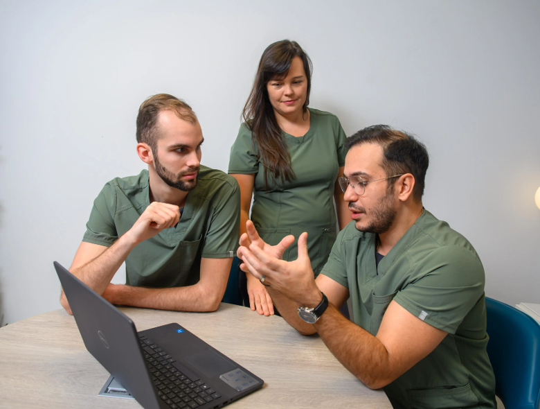 A fogíny duzzanat okai és kezelési lehetőségei