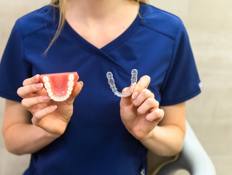 Invisalign: 5 dolog, amit tudnod kell a láthatatlan fogszabályozásról