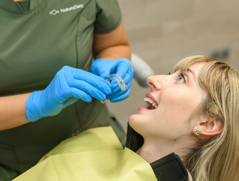 Invisalign kezelés egy állcsont esetén: mit jelent ez?