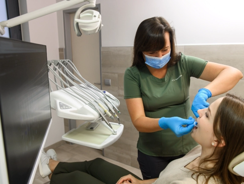 Invisalign láthatatlan fogszabályozás tinédzsereknek