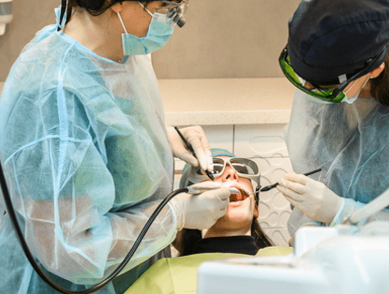 Nyitott kürettálás, mélytisztítás