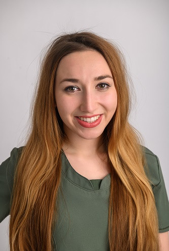 Dr. Eszter Katona