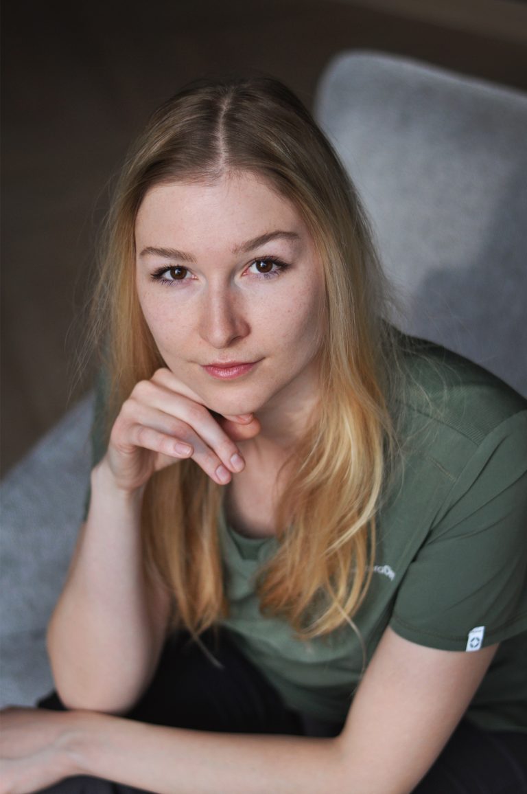 Dr. Jasku Fruzsina